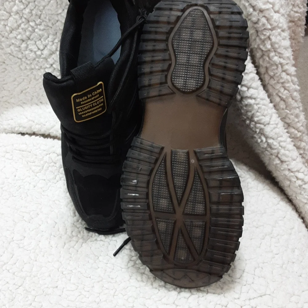 Women 's Black Athletic Chunky Sneakers with Gold Accents